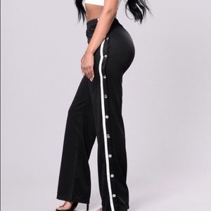 FASHION NOVA Snap pants jogging style